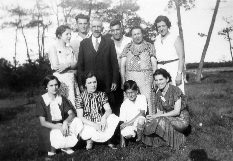 The Emerald family in 1935: (front row from left) Rose, Lena, Lewis, Mary: (back row from left) Beatrice, Manuel, Pa, John, Ma. Emily. Courtesy Bee Emerald.