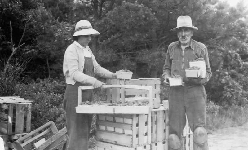 Manuel Emerald and daughter Emily. 1942. Courtesy Bee Emerald.